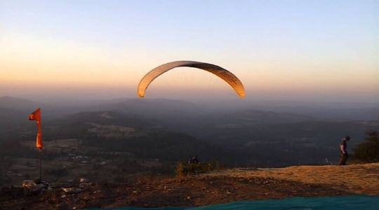 PARAGLIDING